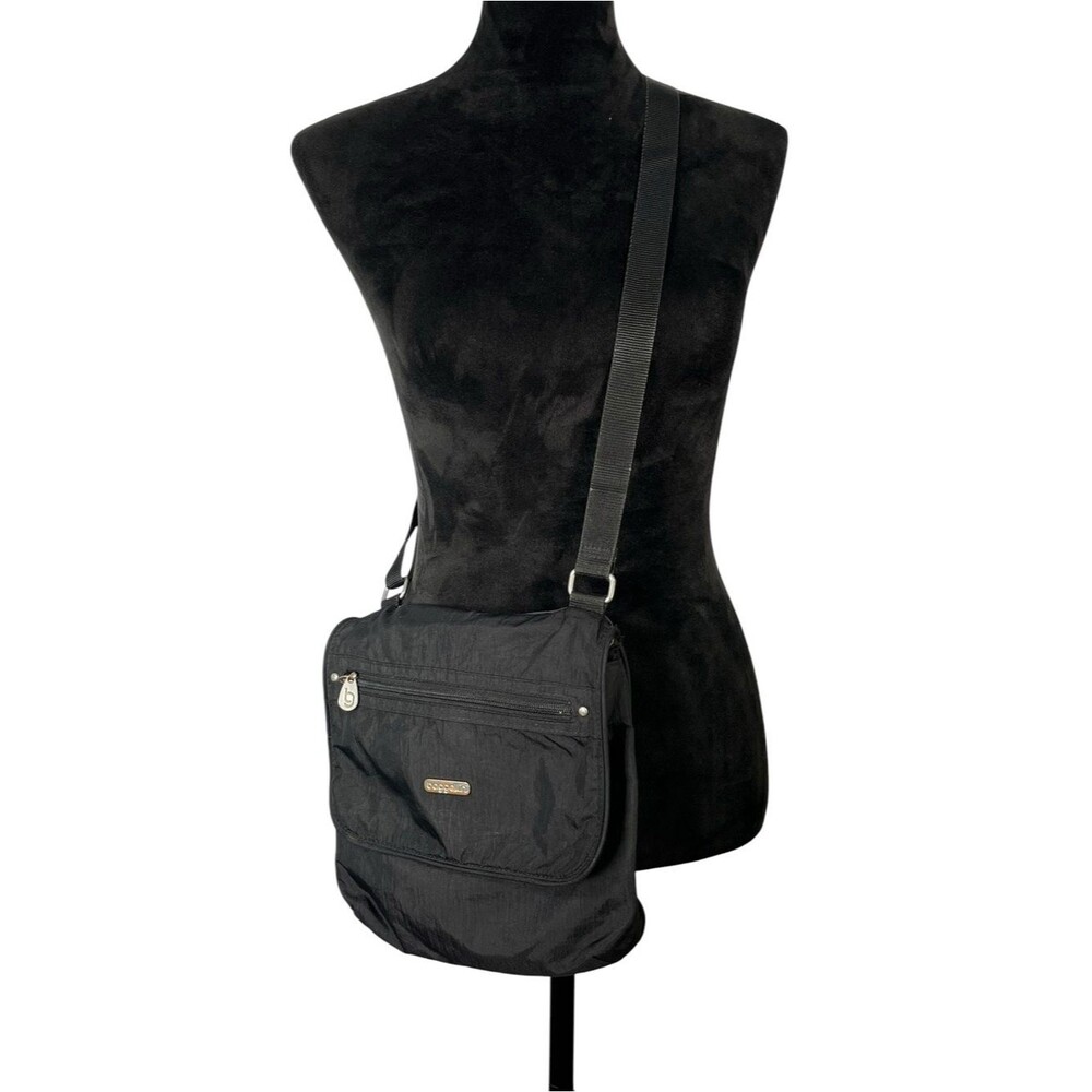 Baggallini Black Bag Nylon Crossbody Messenger Flap Travel Purse Small Flaw - Picture 4 of 9